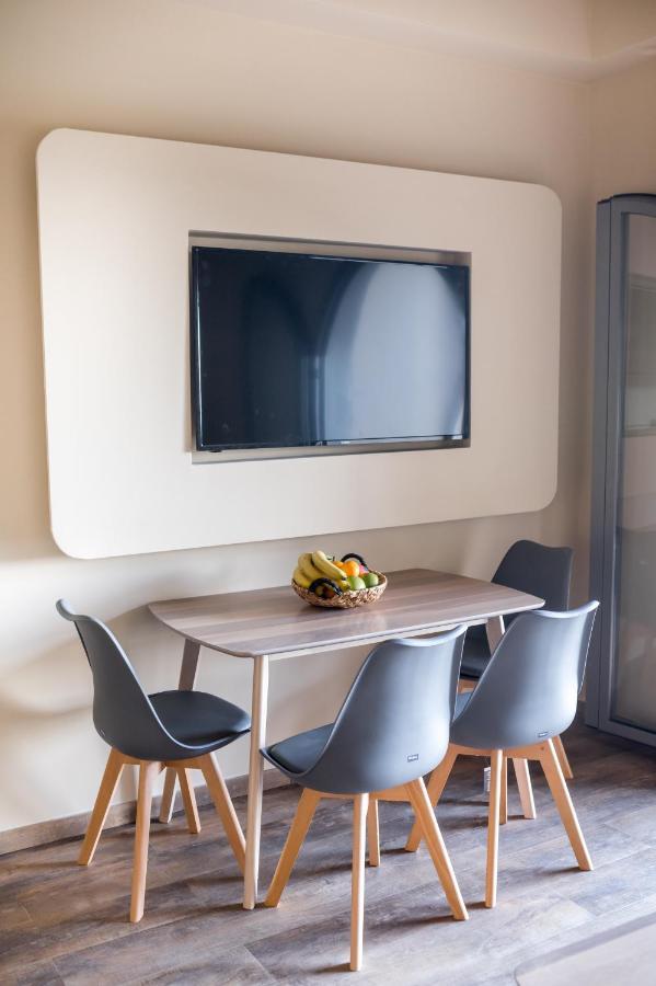 אכיליון Seven Keys Luxury Suites מראה חיצוני תמונה